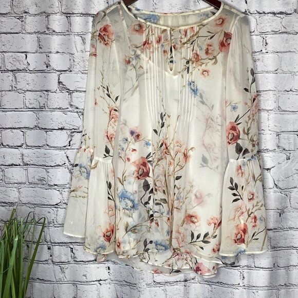 White House Black Market White & Pink Floral Print Mimosa Flutter Sleeve Chiffon - Picture 6 of 16